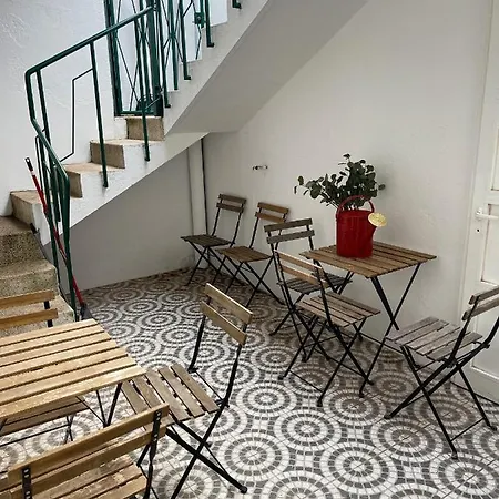 Hostal Teodora Hostel&suits Oporto